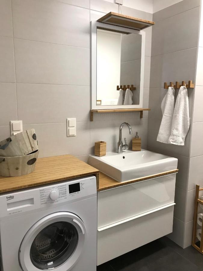 Yellow Flower With Pool - 5 Min To Apartment Vienna